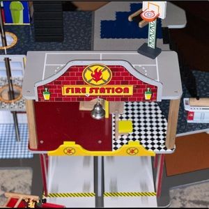 *SOLD* Deluxe firehouse 3 story